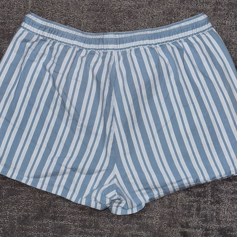 POLO 
Ralph Lauren Light Blue Striped Shorts | Pre-Loved - Picture 4 of 9